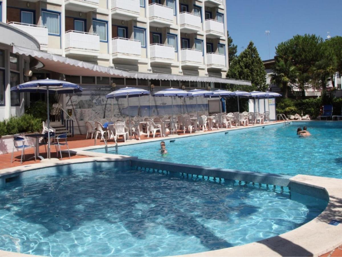 Hotel Medusa Splendid Линьяно-Саббьядоро Экстерьер фото
