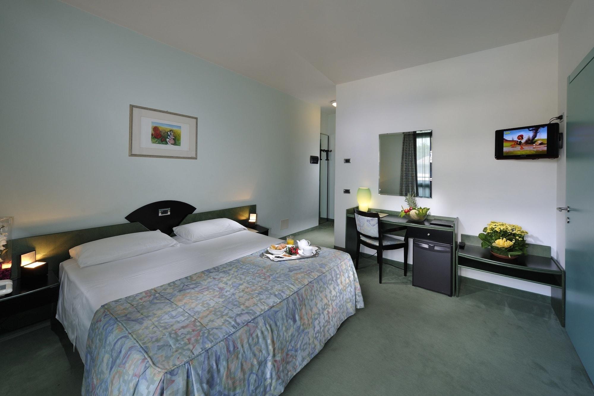 Hotel Medusa Splendid Линьяно-Саббьядоро Экстерьер фото