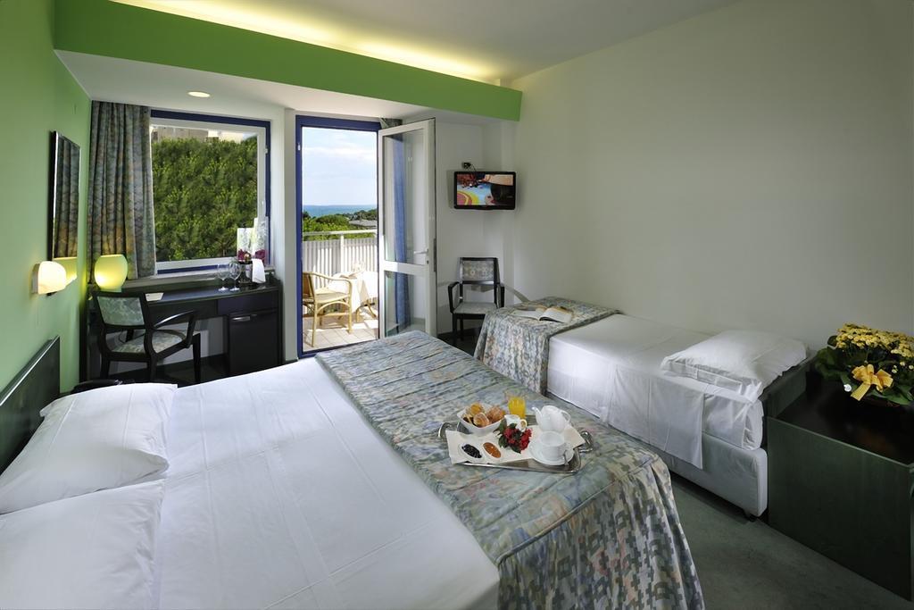 Hotel Medusa Splendid Линьяно-Саббьядоро Экстерьер фото