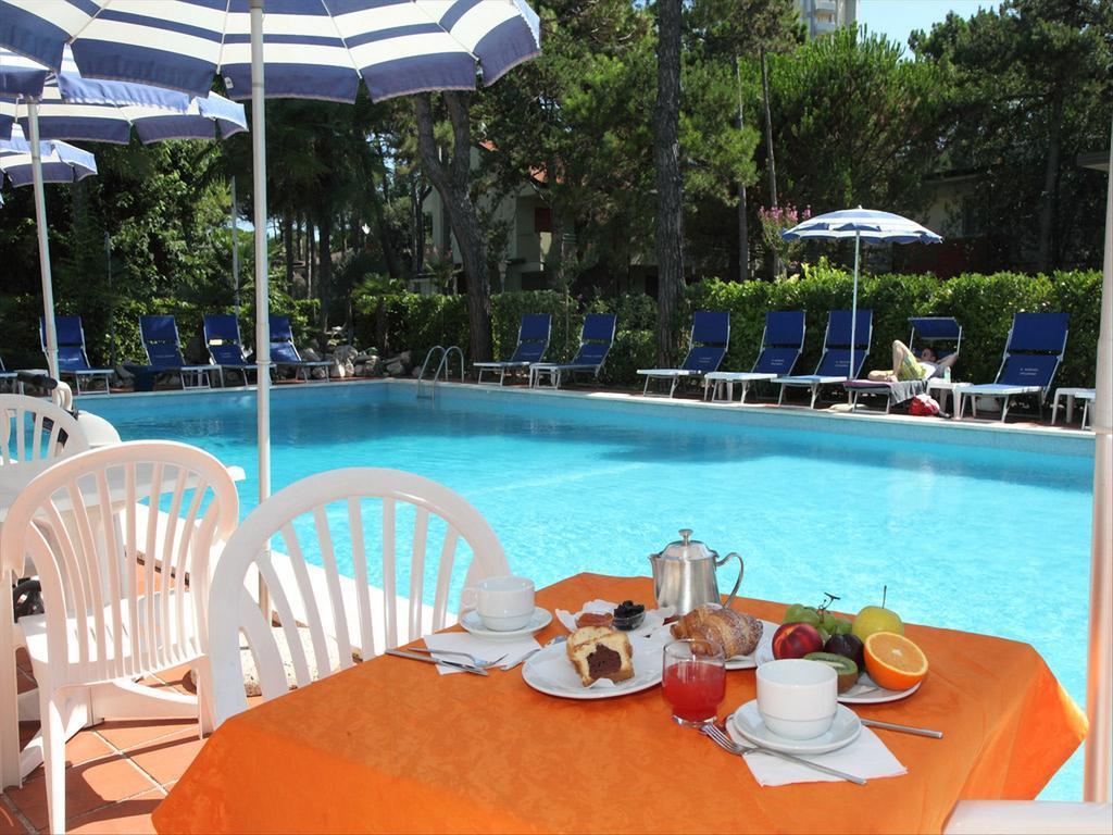 Hotel Medusa Splendid Линьяно-Саббьядоро Экстерьер фото