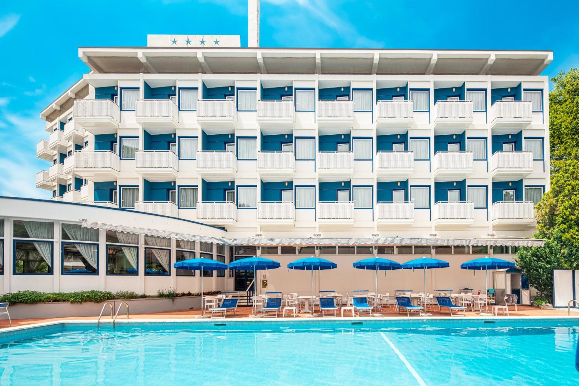 Hotel Medusa Splendid Линьяно-Саббьядоро Экстерьер фото