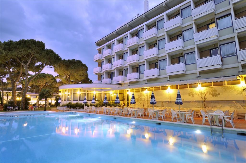 Hotel Medusa Splendid Линьяно-Саббьядоро Экстерьер фото